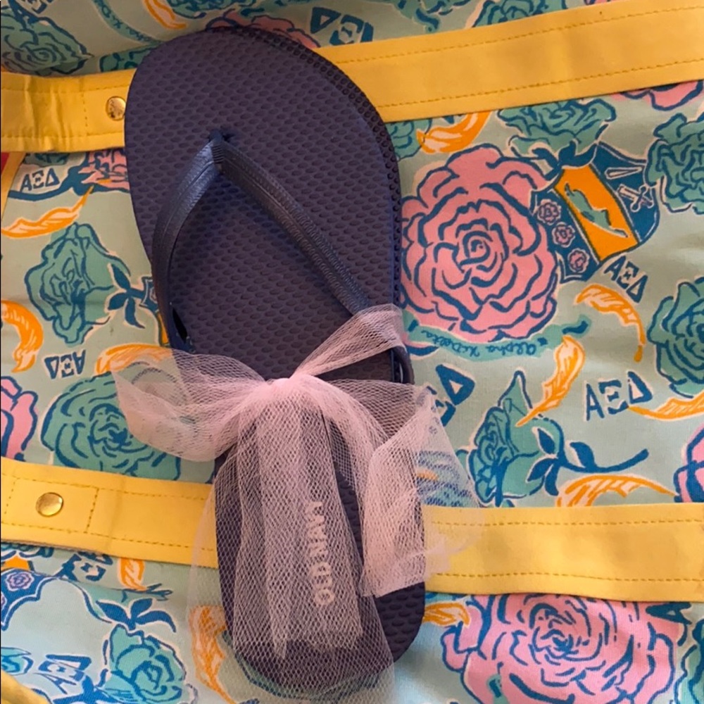SOLD-Old Navy Flip Flops - Picture 2 of 2